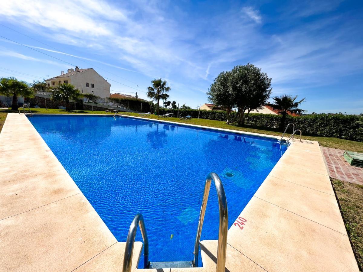Apartamento A 900 M De La Playa Y Con Vistas Al Mar En Fuengirola Exterior photo